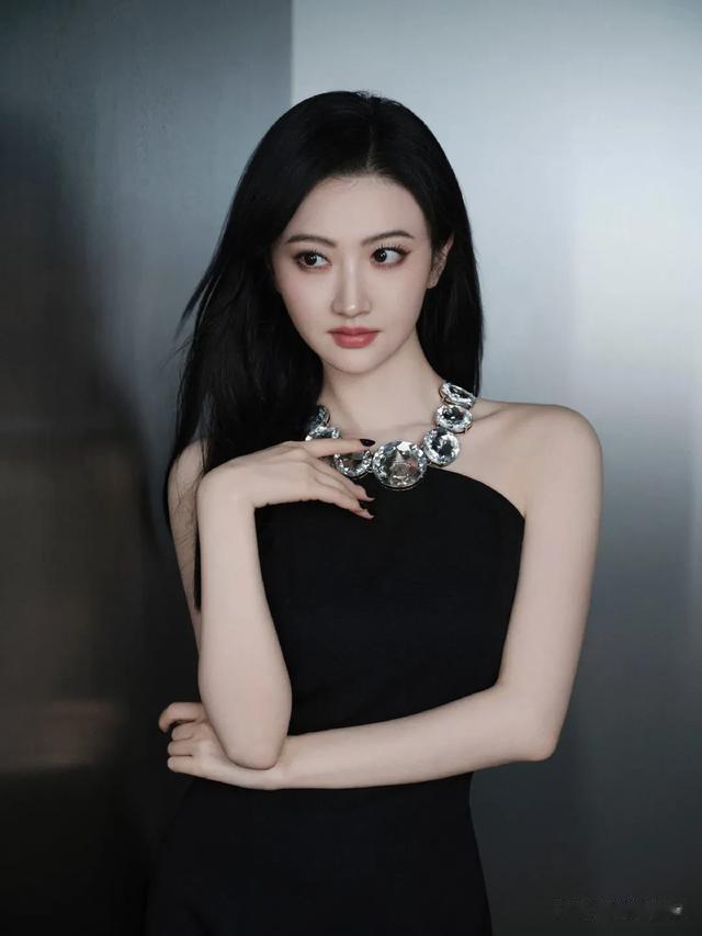 有一种甜美叫做景甜，景甜的颜值和身材真的无可挑剔。