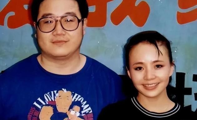 见被抛弃的巴图生活幸福，英如镝眼红，阴阳怪气学到父亲精髓