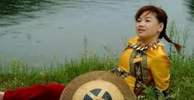 加拿大|歌手李琼:1999年登上春晚,凭借《山路十八弯》走红,现状如何?