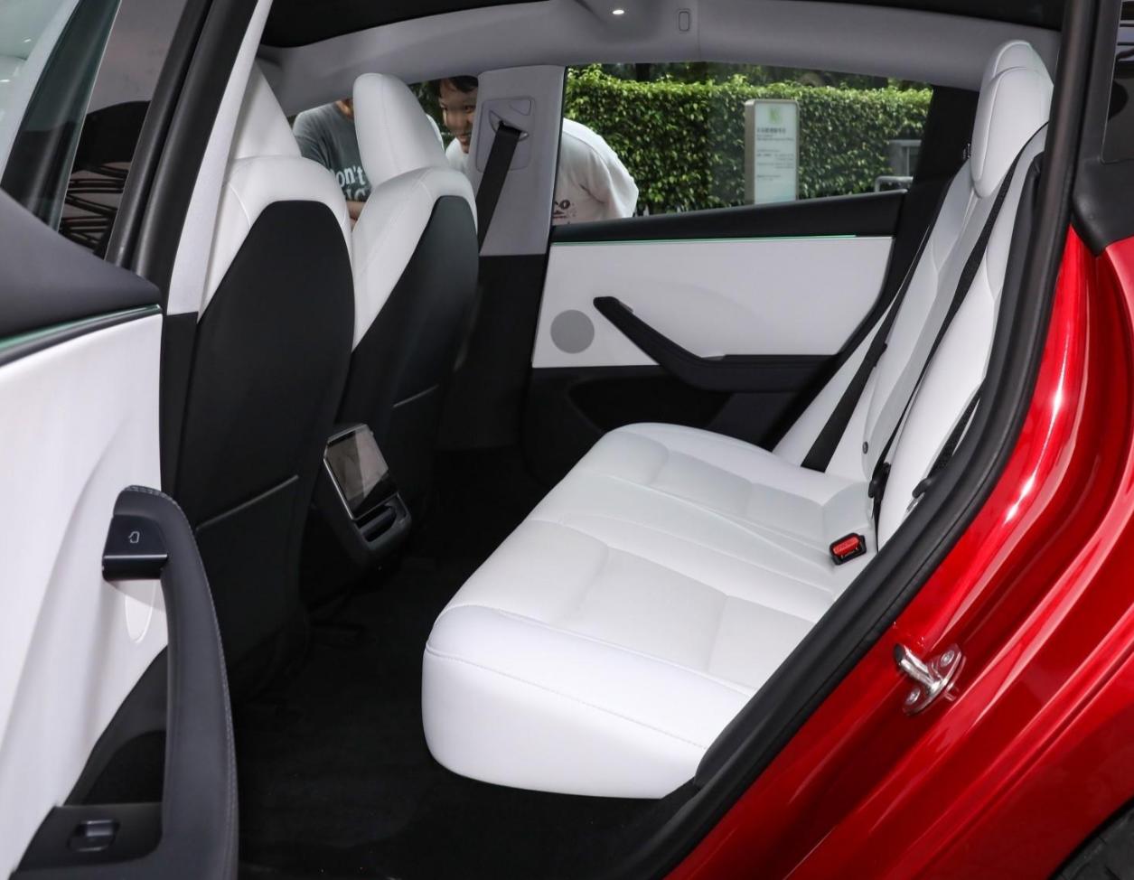 Model 3只卖189800元，18寸轮毂+264马力，关键加速仅6.1秒