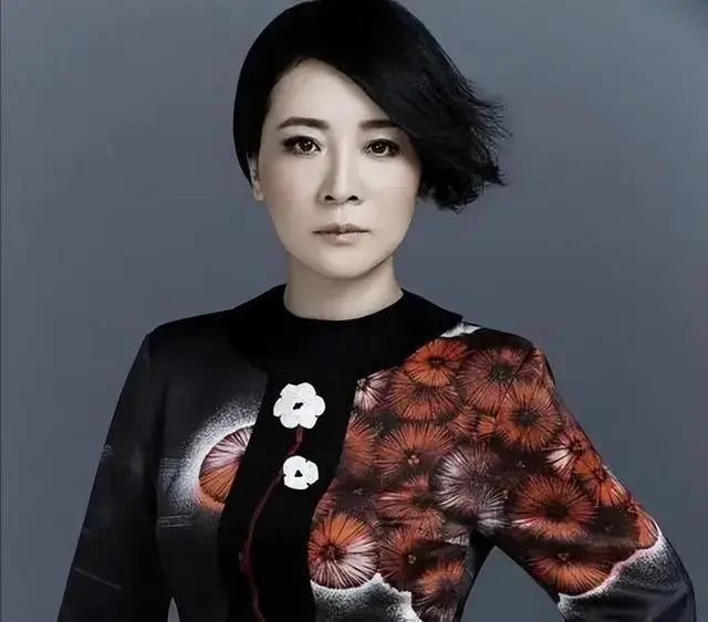 她是国家一级演员,婚内多次给丈夫戴绿帽,丈夫隐忍11年没离婚