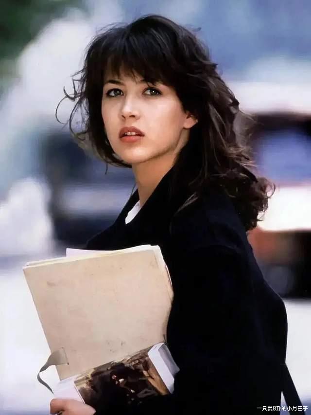 盘点历年全球最美面孔第一名，1990至2024年看看有没有中国女明星