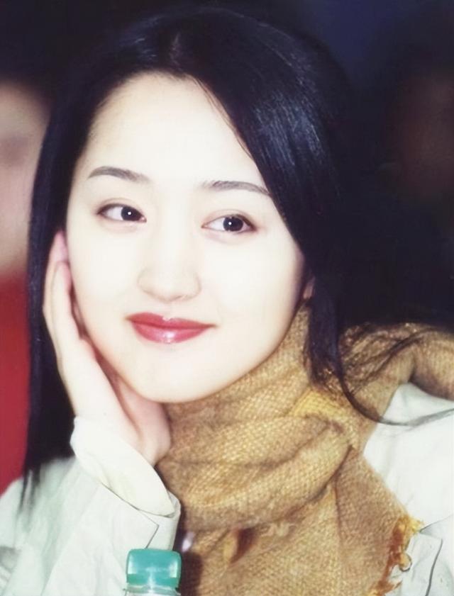 杨钰莹第一次上央视,工作人员被其美貌“吓到了”,她当年有多美