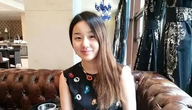 孟非相伴几十年的妻子,原来是她,鲁豫都惊叹:简直是太漂亮了!