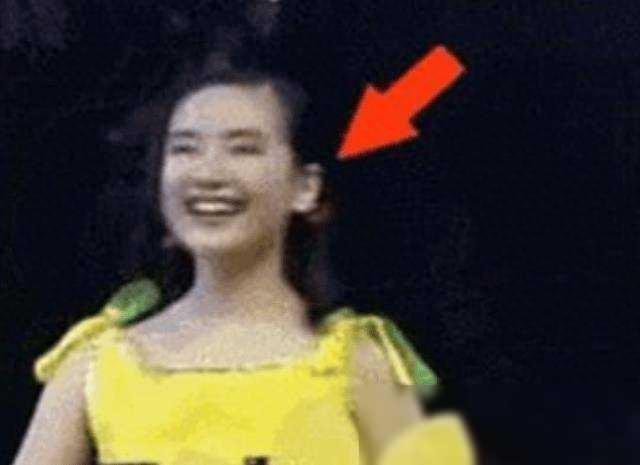 潘长江|潘长江春晚“伴舞丫头”大逆袭！当年小透明，如今红遍半边天！