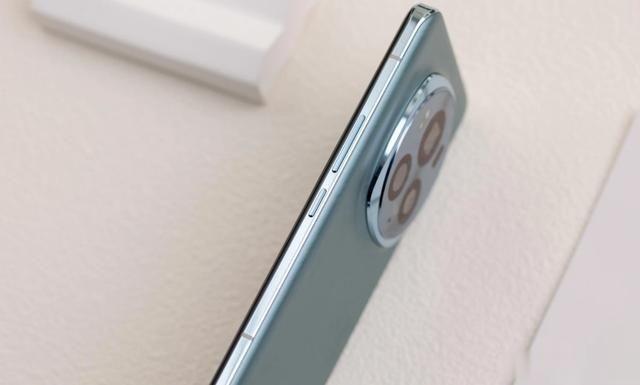 榮耀Magic6 Pro：16GB+1TB跌價1701元，賣不動就接著降