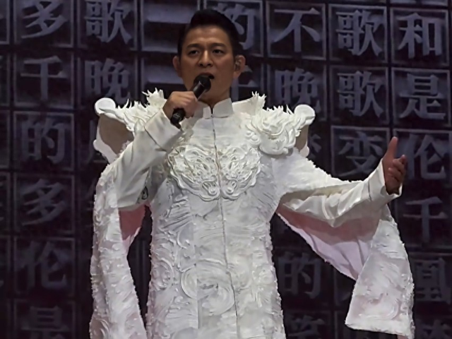 继刘德华之后,向华强夫妇也公开表明立场,难怪刘嘉玲会惹众怒!