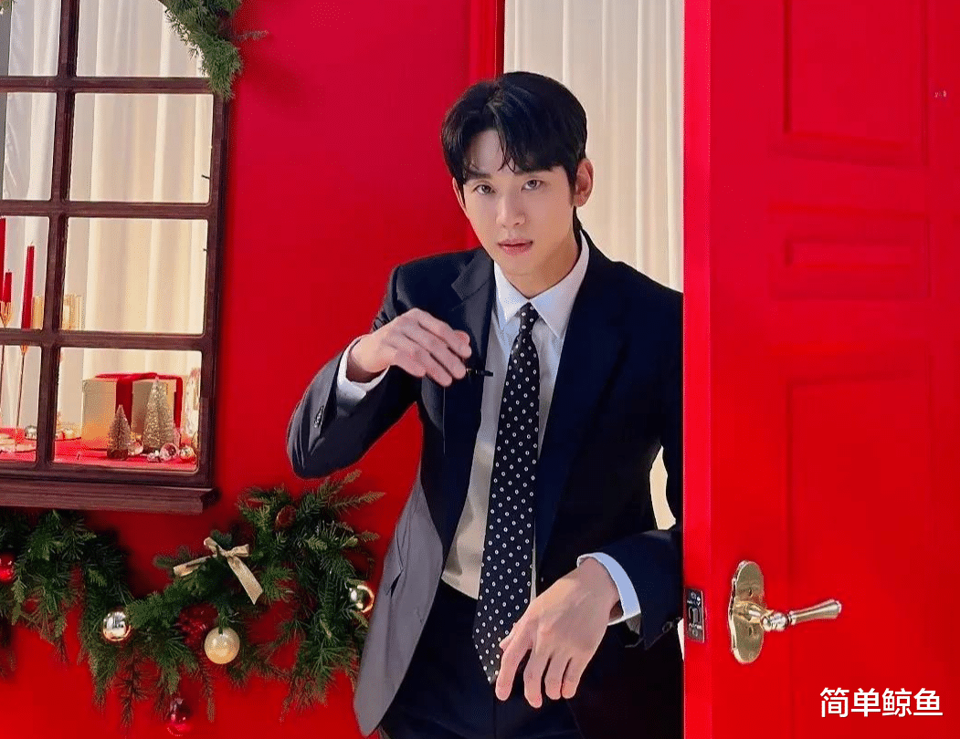 金秀贤二封年度大赏 与边佑锡 安普贤同框 帅翻了 不识柳善宰 笑翻众人