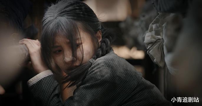 女演员长相多重要?《哈尔滨1944》30岁气质女配爆改村姑,不敢认