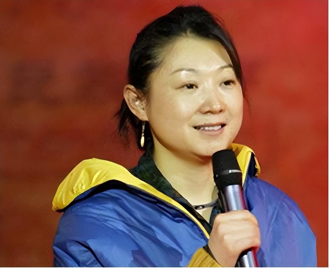 带着儿子二婚嫁影帝张译,现在18年过去,才知道她嫁的有多值