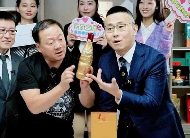 叶柯被扒曾参加名媛培训班，一节课29800包分配，和天王嫂是同学