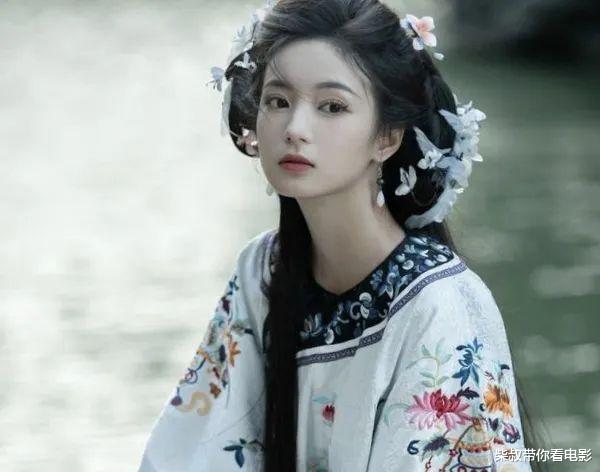 网剧《流水迢迢》获2亿播放量!靠野路子网剧血洗内娱的她,凭什么能火?