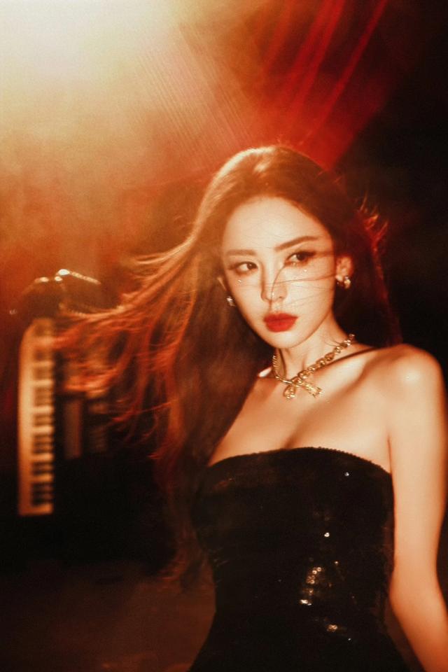 古力娜扎双11,疯狂好六夜舞台造型