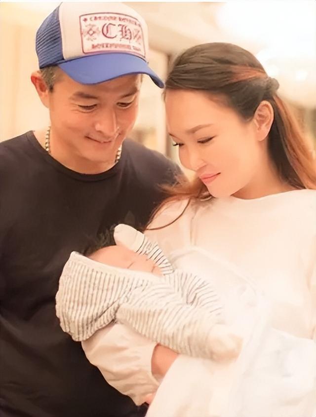 她是“新加坡第一美女”,因不旺夫被富家公子抛弃,如今嫁给爱情