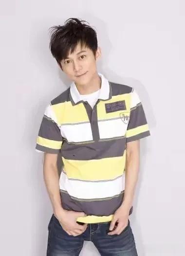 50岁何炅终于有了归宿？“新女友”身份曝光，网友：怎么又是她？