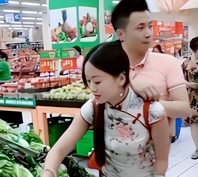 “连体夫妻”爆红后,无腿丈夫抛妻弃子另寻新欢,现状令人唏嘘