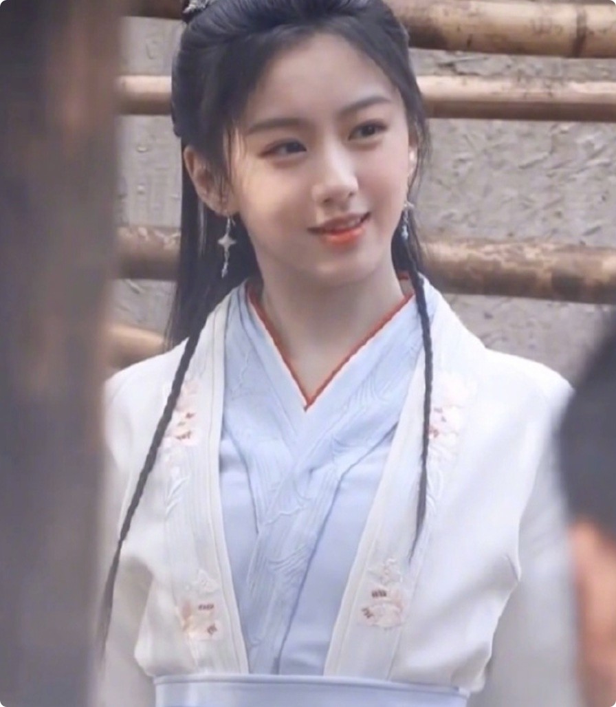 新《射雕英雄传》首播将至，黄蓉被梅超风艳压，欧阳锋帅出新高度