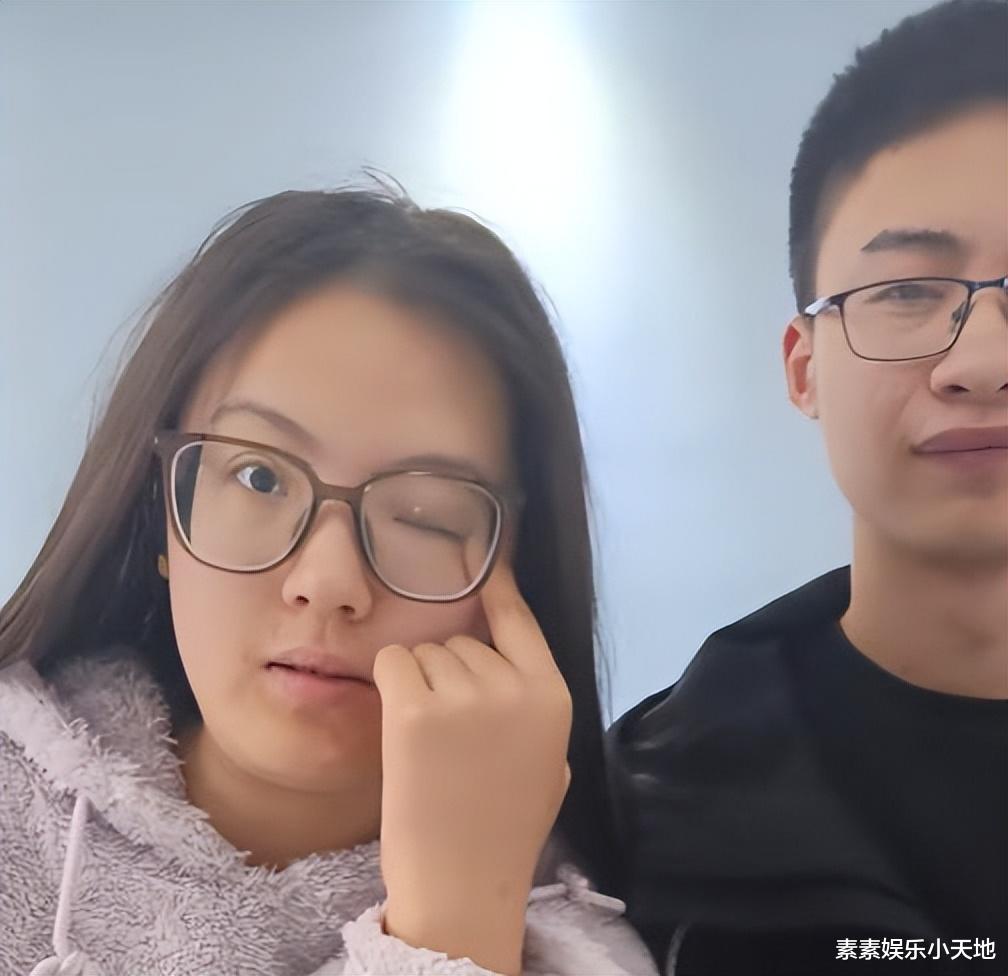 庞众望带女朋友现身,他们日常互动很暖心,他很懂得照顾女友