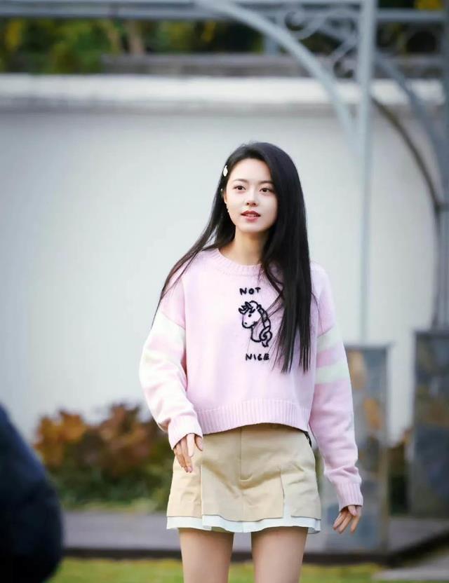 粉粉的赵今麦，好可爱！