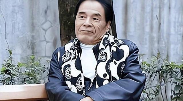 “6个老婆”同住一屋，每人每月7万零花钱，71岁又娶第七房小娇妻