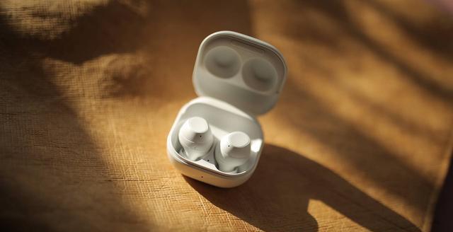 吓人!三星耳机突然爆炸,用户听力永久性受损!三星:可换副新的