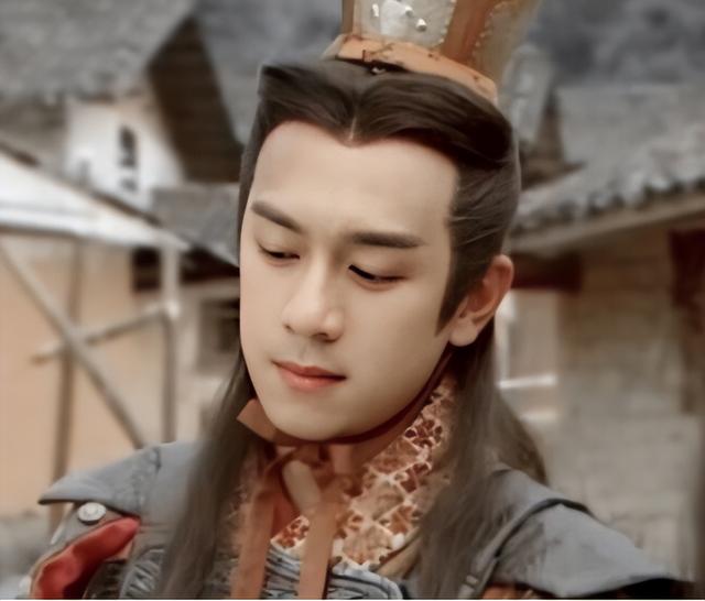 越活越走样!5位中年男星从帅气变僵硬似蜡像,颜值崩塌引人唏嘘