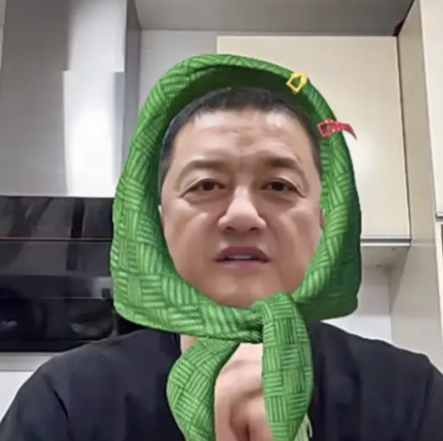 收手吧李亚鹏!开300万豪车还哭穷「吃外卖」,镜头前全都是戏