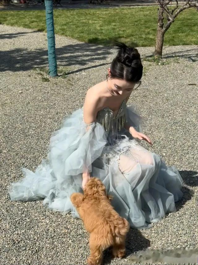 蒋依依的脸蛋有多惹人喜爱