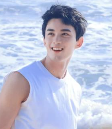 童星高君雨：八岁成名，14岁遭遇网暴，如今23岁患上罕见脑瘤