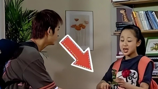 《家有儿女》穿帮的那些镜头,多年后才发现,网友:都笑出声来