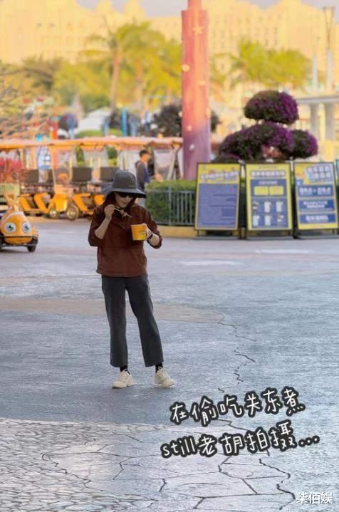 papi酱晒三口日常,5岁儿子露面长得真高,比爸爸老胡还会拍照