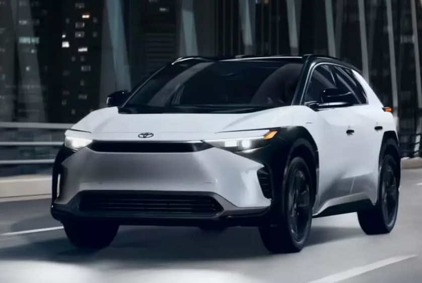 ?中型SUV，轴距2米85与汉兰达一样大，从20万降到14万，却无人识货