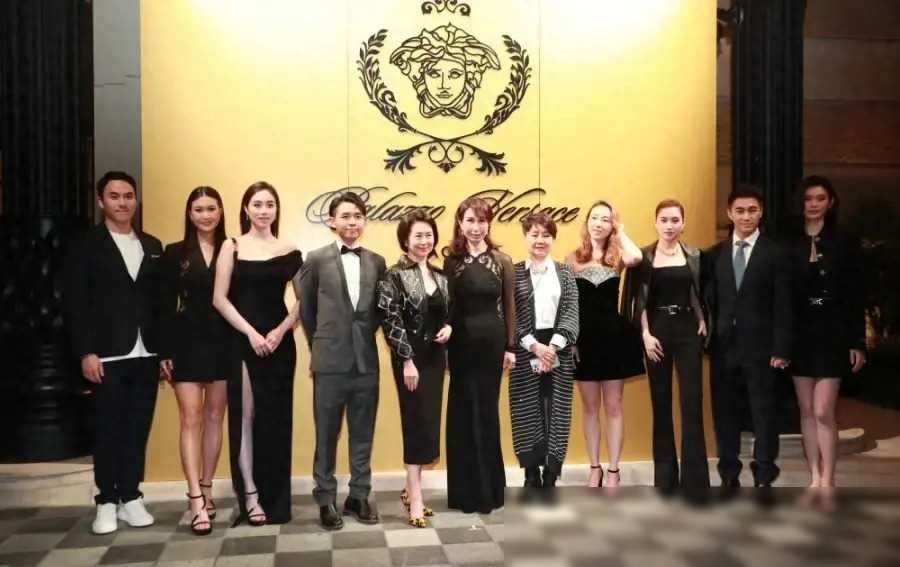 何超盈减肥成功,露大长腿性感迷人,小8岁老公眼神都亮了