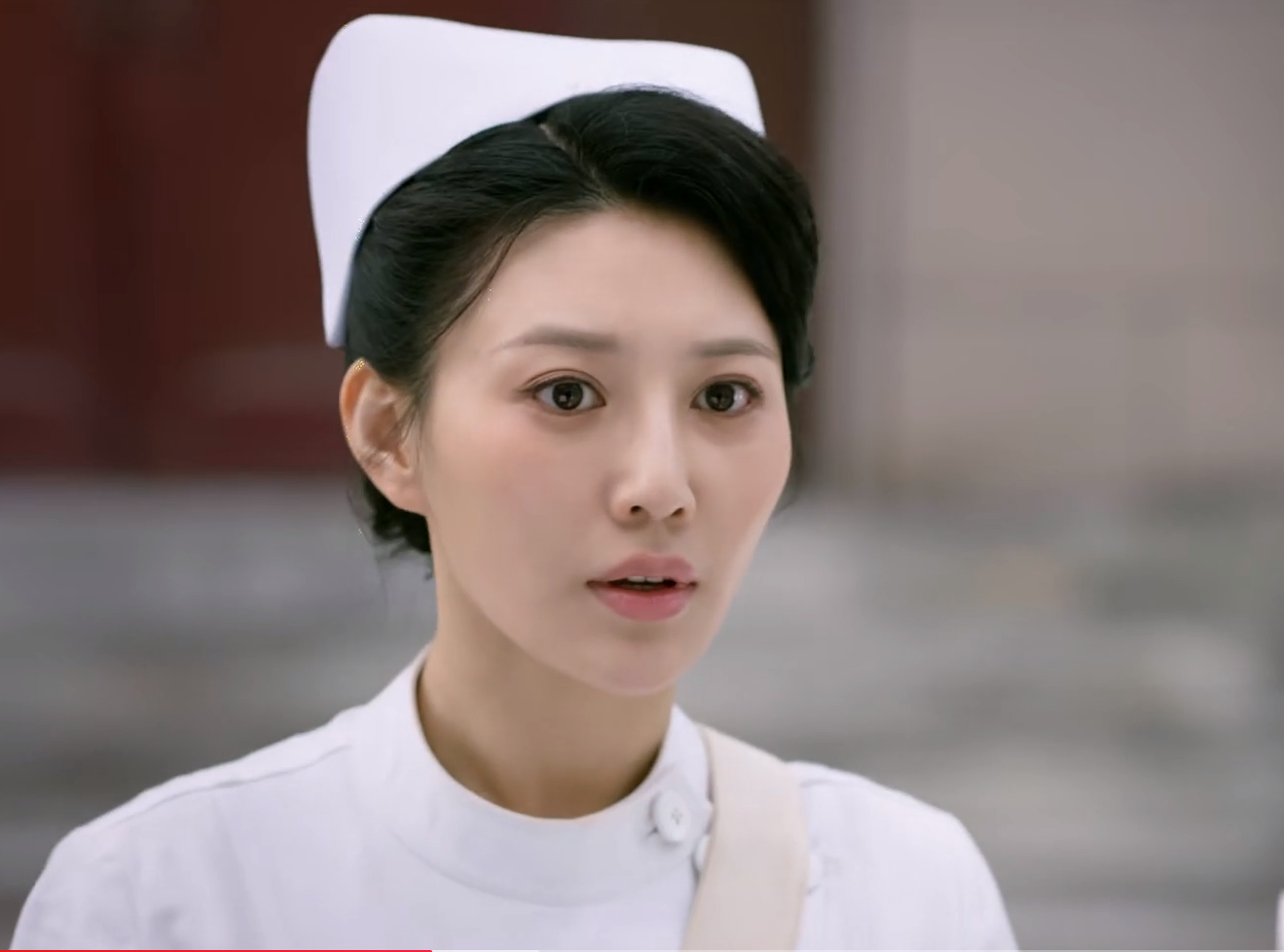 一个人毁一部剧!《深潜》出现美甲、丝雾眉、桃花妆、简直侮辱先烈啊