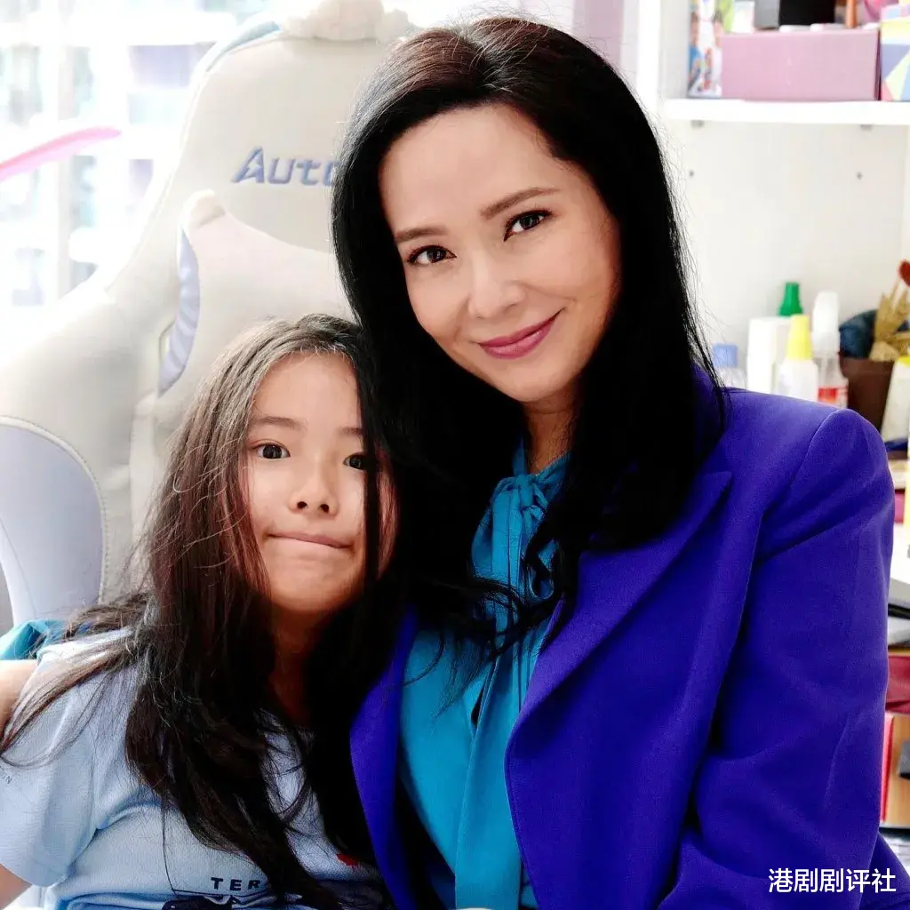 前TVB花旦50岁生日晒恩爱,与老公结婚曾不被看好,称不担心对方搞外遇