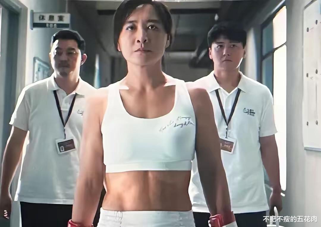 贾玲赌输了！舆论反噬，票房疲软，领先优势只剩2亿，过度营销不该