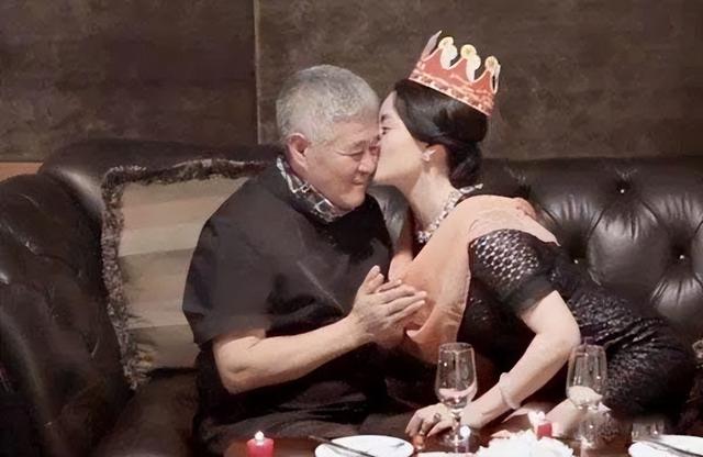 关婷娜：和赵本山绯闻不断，41岁仍单身，郭德纲：有心胸