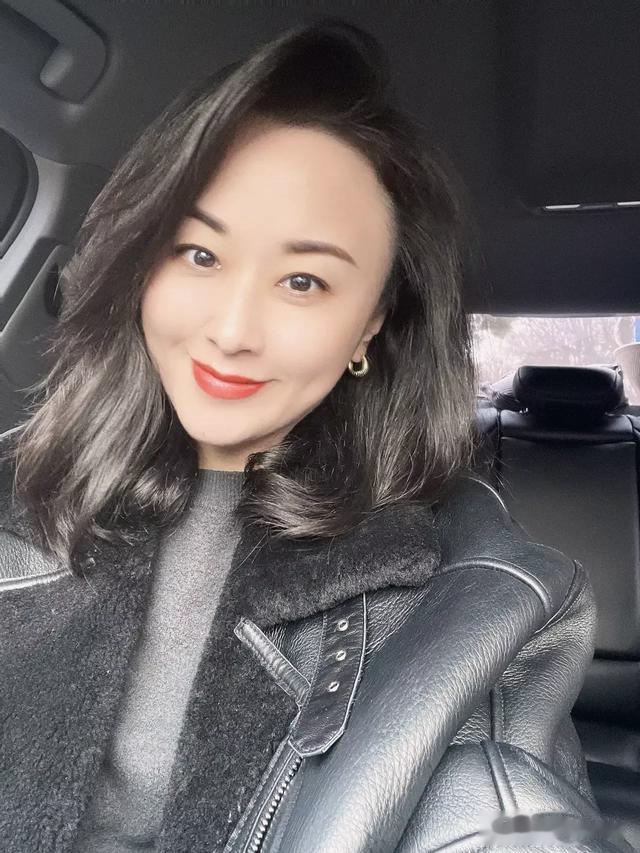 淡雅中年美少女,明眸皓齿,魅力四射!