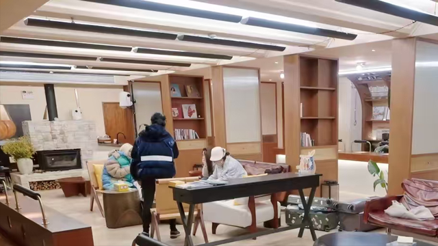 为什么被“排挤”的刘晓庆毫无怨言，陈佩斯的这句话戳穿了真相！