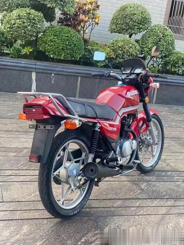 铃木王 GS125：90 年代的梦想之车
