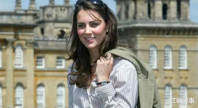 凯特王妃光头照曝光，佩戴头巾笑容灿烂，患癌后依旧难掩盛世美颜