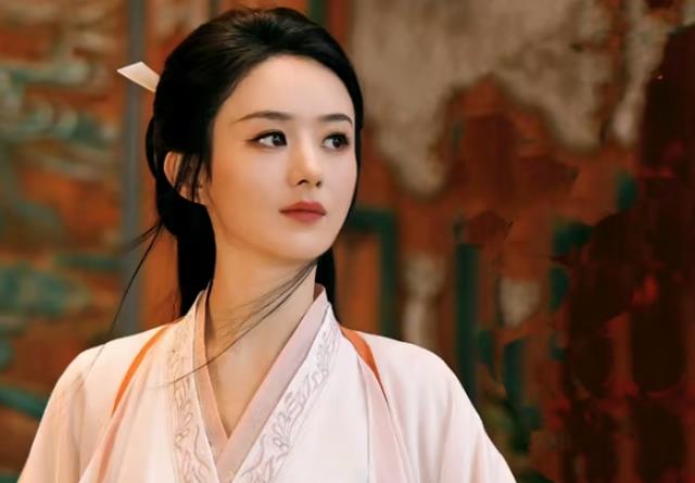 殷桃深夜发文,戳穿赵丽颖的真正实力,飞天奖秒变“烫手山芋”!