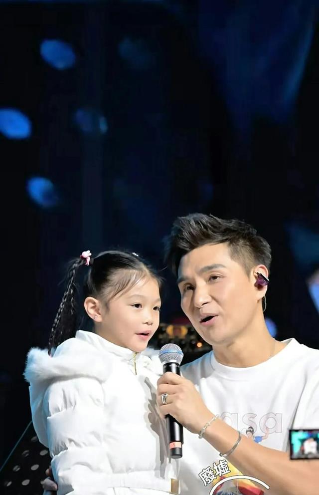 TVB视帝夫妇获续约直言酬劳不错,港姐太太盼追生儿子凑成好字