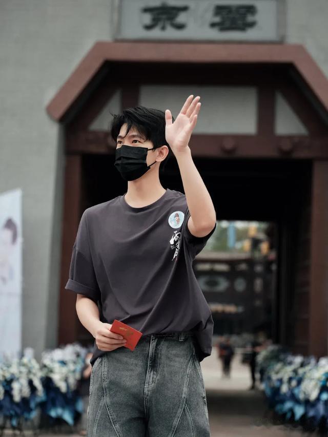 9.15娱乐资讯:王一博肖战赵丽颖任嘉伦 杨洋唐嫣檀健次刘诗诗