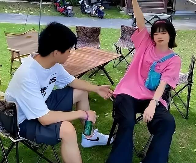 四丫头透露即将出国游,孙卓接受母校采访,弟弟孙辉被夸赞更优秀