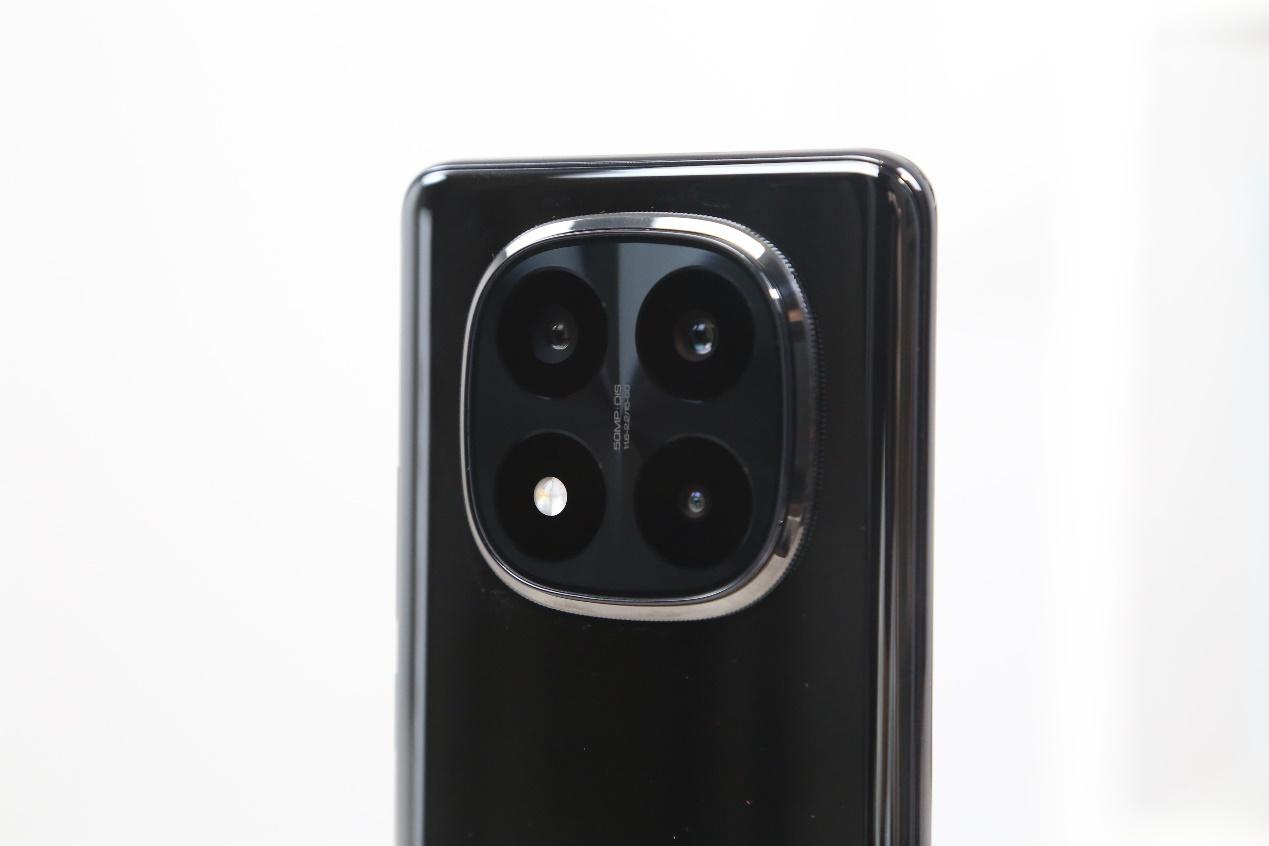 给随便选一款全能手机的用户 Redmi Note 14 Pro+抢先体验