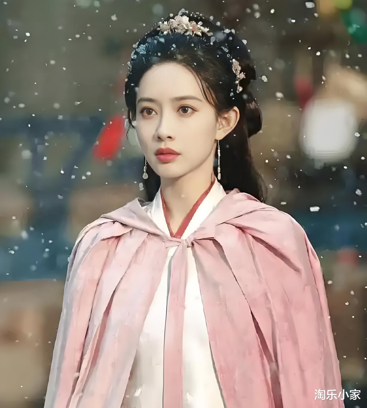 口出狂言!“现在本子多到手软”,顶着一张网红脸,她凭什么?