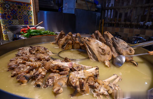 不管炖羊什么部位,一斤肉用2克它,羊肉出锅软烂不膻,香味扑鼻