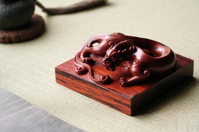 小葉紫檀 | 螭龍印章