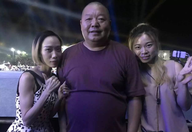 臧天朔妻子李梅:丈夫不回家20年 去世留给我400万债 1年后我告婆婆